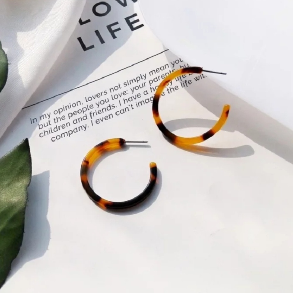 💕 Leopard Hoops - Picture 2 of 2